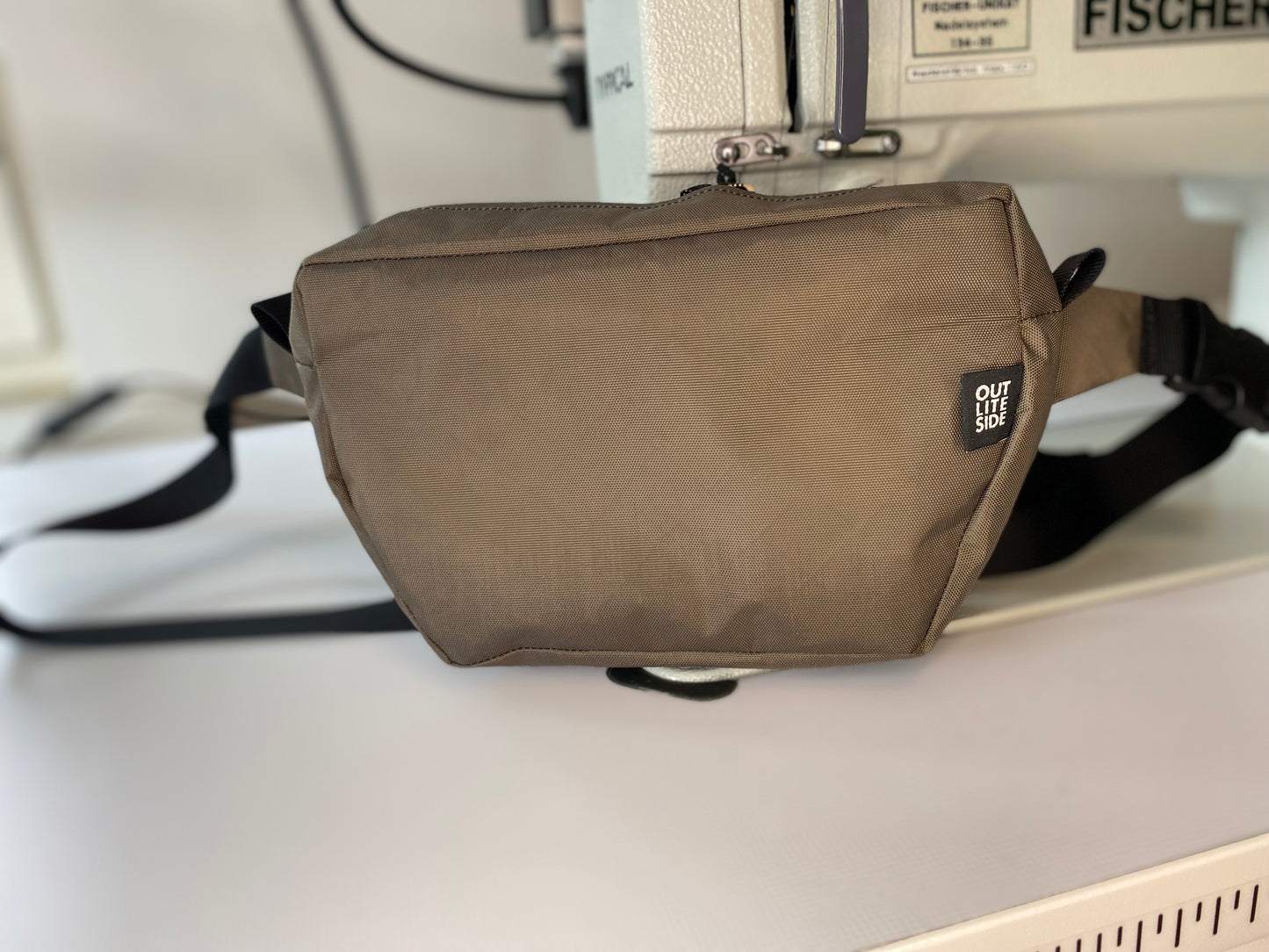 Ultralight hip bag