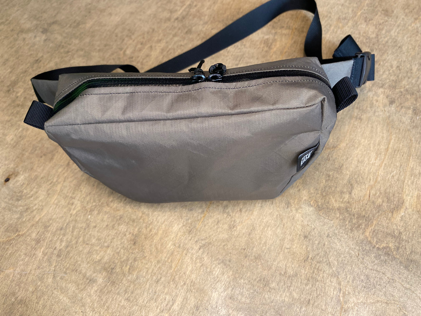Ultralight hip bag