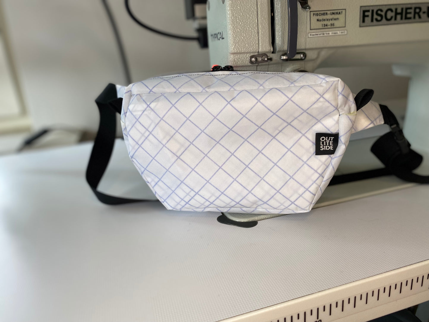 Ultralight hip bag